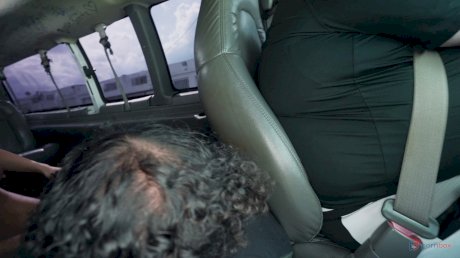 Brunette with a big booty Kiki Klout has wild sex with a stranger in her car