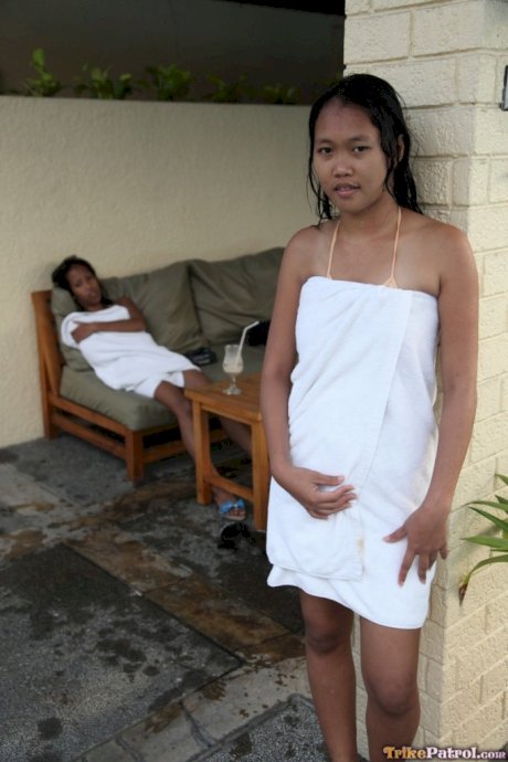 Sweet teen spinners Jeremay and Mayka strip to pose naked on the bed together