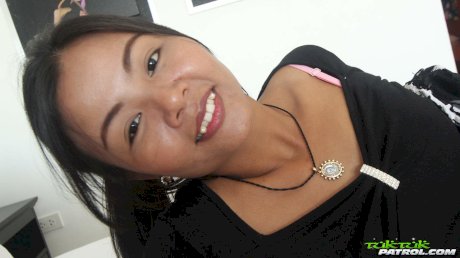 Thai first timer bangs a Farang without protection after a beach meetup