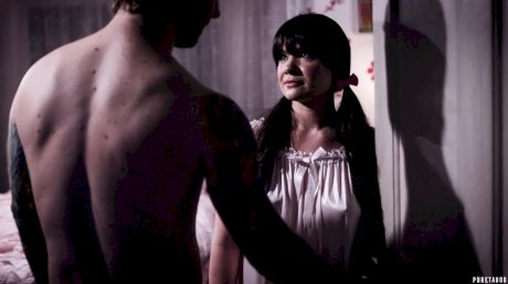 American teen Alison Rey gets orally pleased and screwed by her stepdad
