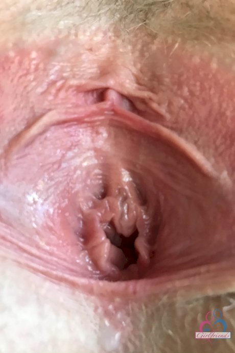 Amateur girlfriend Emma Starletto exposes her tits and love holes up close