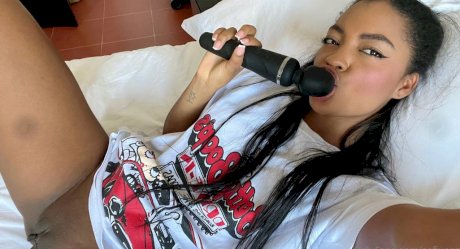 Sexy amateur Sofi Vega exposes her fat ass and toys her juicy pussy