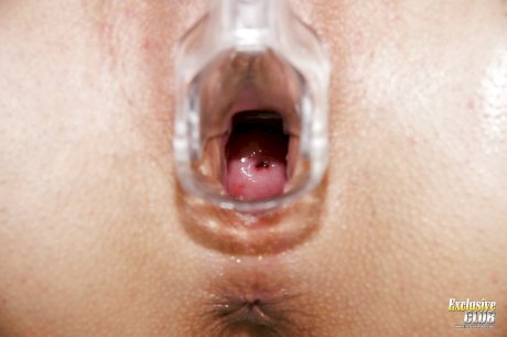 Jolly babe Rachel Evans prefers when her tight pussy is spread