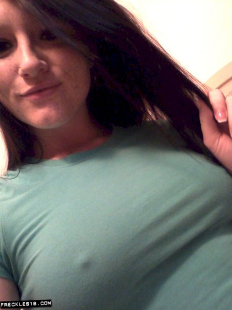 Stacked brunette cutie Freckles 18 takes pictures of her naked body
