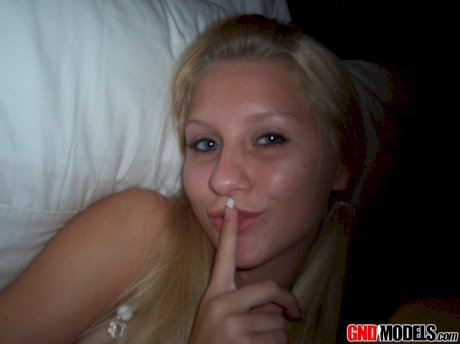 Blonde amateur Kylie takes self shots during safe for work action