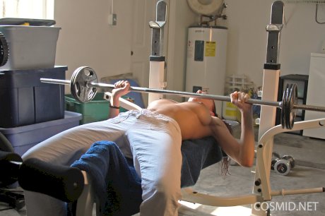 Skinny amateur Victoria Nelson show off naked oiled body in the gym