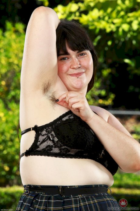 Young BBW Cece Lachey spreading her big ass cheeks and hairy pussy outdoors