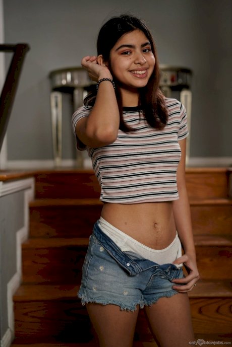 Sweet teen Hazel Heart shows her big boobs and hot ass before oral sex