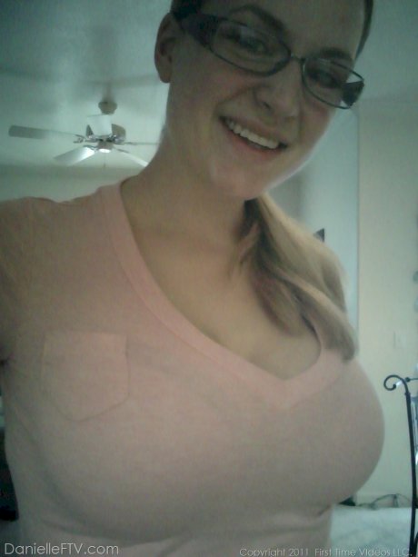 Bond amateur Danielle takes candid self shots at home during sfw action