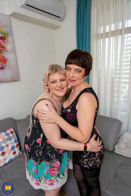 Horny old & young lesbians Nicola S & Dijana licking pussy & scissoring