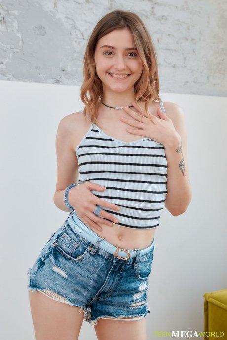 Beauty Angels Funky Town, Lola Bredly