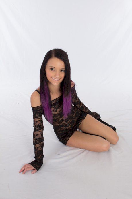 Lidia Leann Model Farrah Valentine