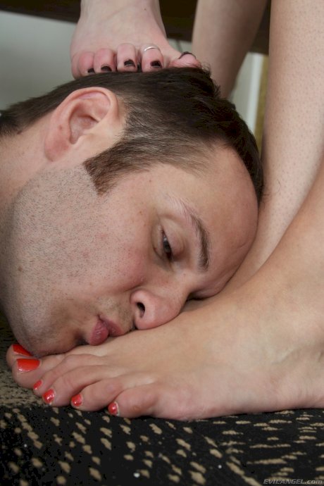 Tall MILF Kimberly Kane gets pleasured by submissive guy and two colleagues