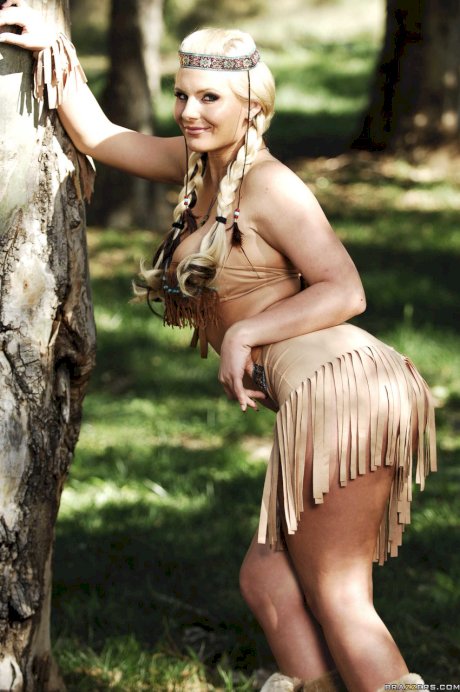 Blonde MILF in sexy Indian outfit Phoenix Marie shows her hot body outdoors