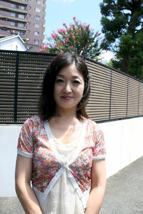Sexy Japanese grandma flashes her hairy pussy & shows her beautiful naked body