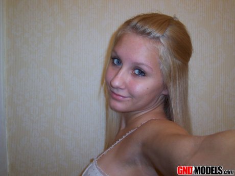 Blonde amateur Kylie takes self shots during safe for work action