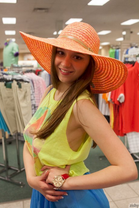Teen girlfriend Elektra Rose flashes her hot boobs and small ass in a store