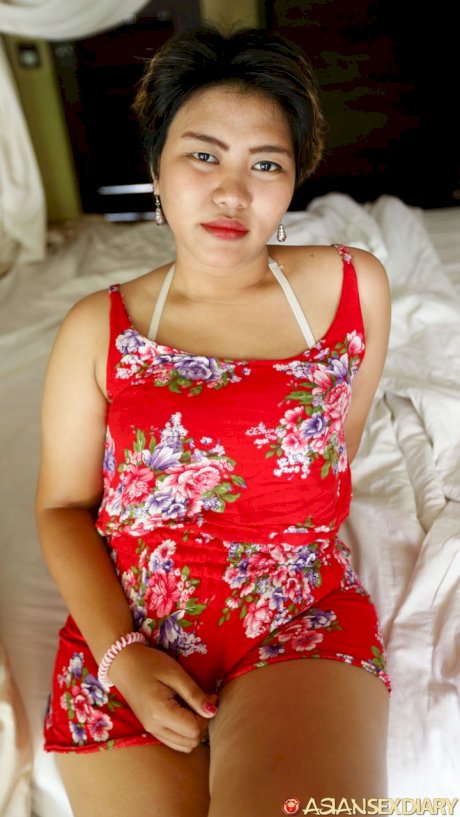 Chubby Asian maid Siskag gets her hairy pussy boned & creampied POV style