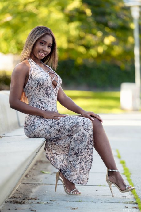 Ebony beauty Boni Brown strips her long dress & shows her muff, tits & big ass