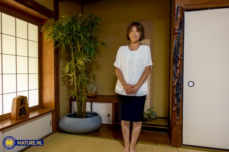 Asian granny Asami Fujiwara strips and facesits a guy on the floor