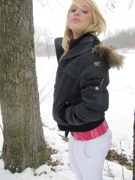 Pretty blonde teen Tonya shows her juicy tits & her fine ass outdoors