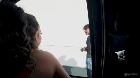 Brunette with a big booty Kiki Klout has wild sex with a stranger in her car