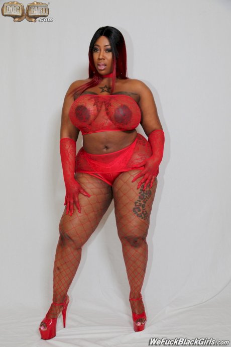Black woman with a large tits and a big booty gets banged by a white dude