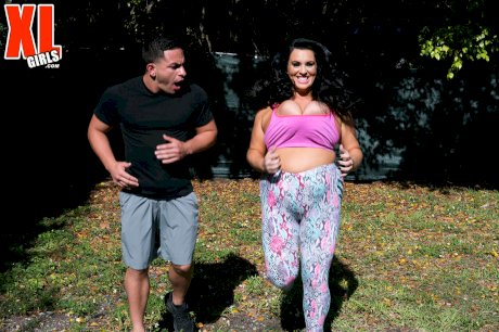 Flexible BBW Kat Bailey and a guy play with her huge tits and nipples