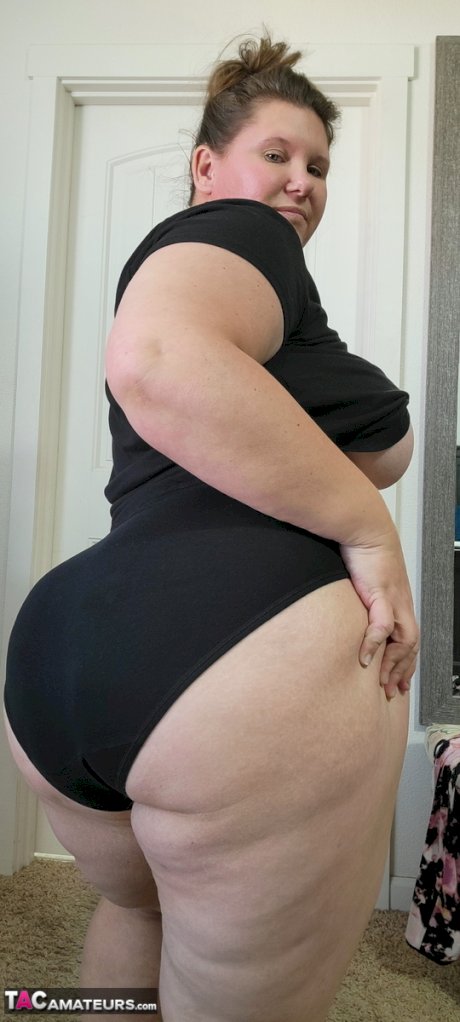 Fat amateur Busty Kris Ann strips completely naked on carpeted flooring