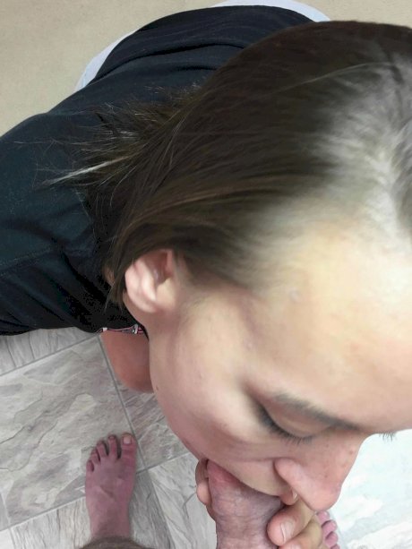 Chick Pass Logan Drake, Nicci Taylor
