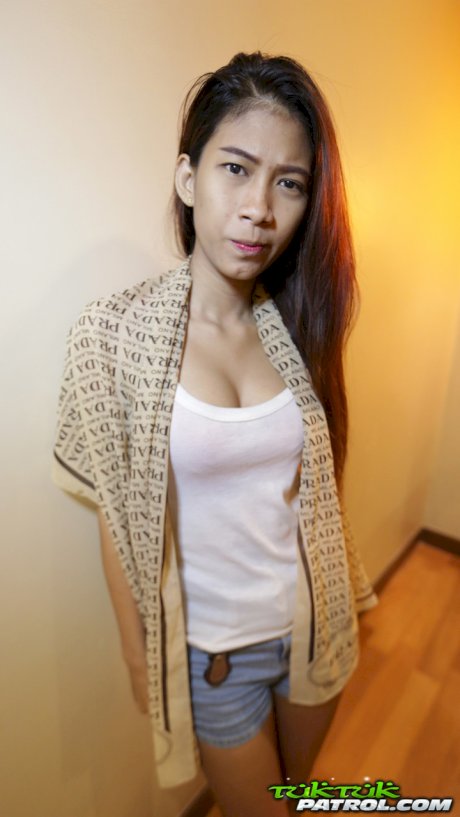 Pretty local Thai babe Jay gets nude at the hotel and shows her hairy twat