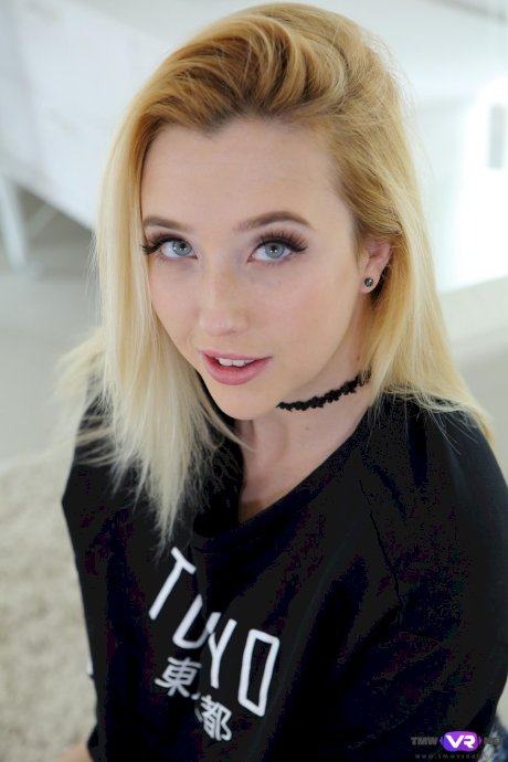 Kinky teen with blue eyes Samantha Rone presents her amazing curves