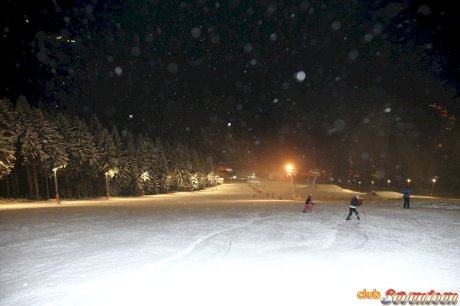 Teen girls explore the joys of lesbian sex after hitting the slopes