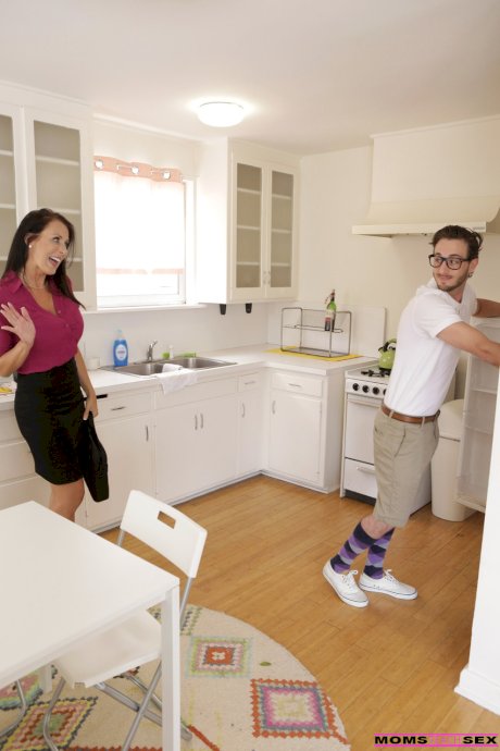 Horny housewife Reagan Foxx seduces her stepson for hot hardcore celebration