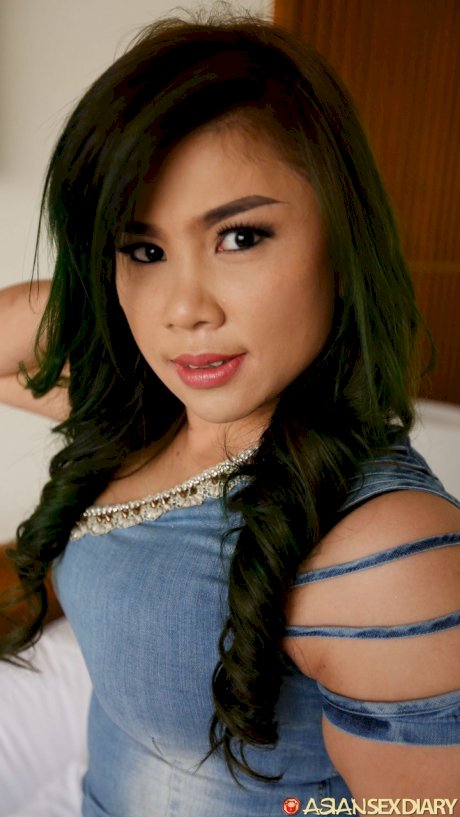 Petite amateur babe Ann F flaunts her chubby body & gets rammed in POV action