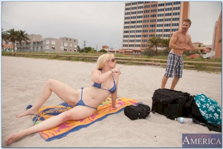 Stunning mature with big tits Sexy Suz strips and rides a fat prick