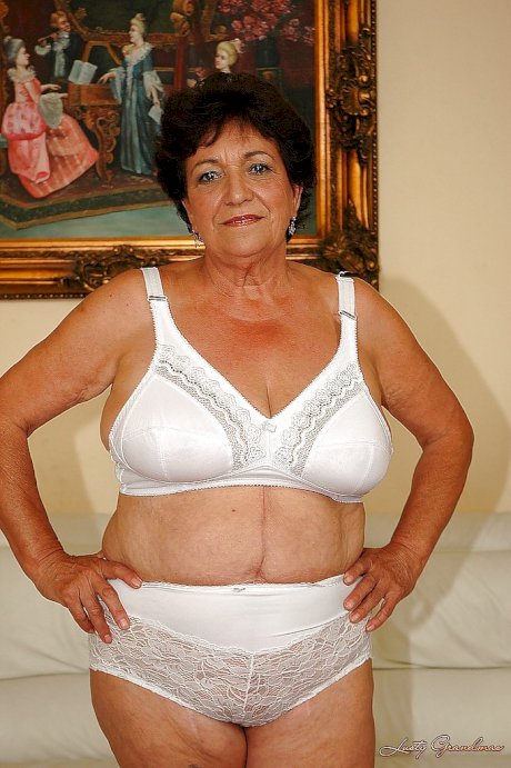 Fatty granny in lingerie gets naked to show her wet cunt