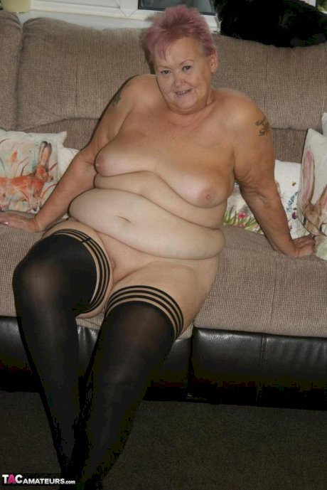 Fat nan Valgasmic Exposed sports short red hair while butt naked on a balcony