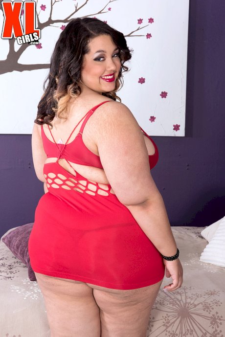 BBW Chevy Cobain has her huge tits played with before intercourse