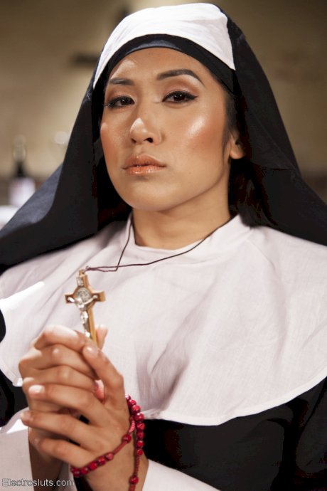 Kinky Asian nun Mia Li and horny Sophia Locke undress and pose in lingerie