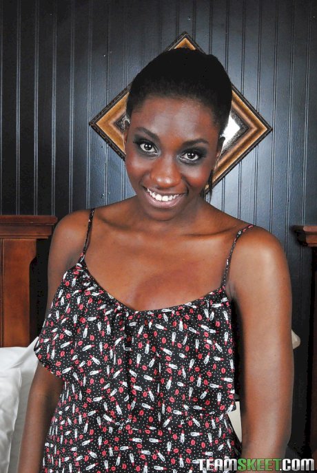 Smiley ebony amateur Jayla Dream stripping and toying her juicy cunt