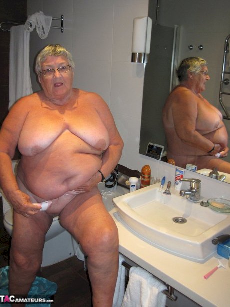 Morbidly obese woman Grandma Libby shaves before taking a bubble bath