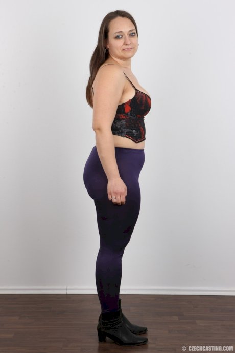 Chubby Czech mature woman Helena gets naked at the castings