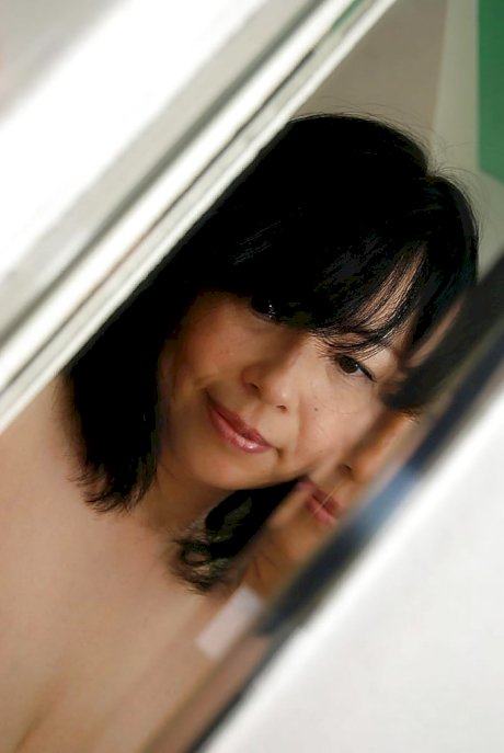 Asian MILF Norie Shibamura undressing and spreading her hairy lower lips