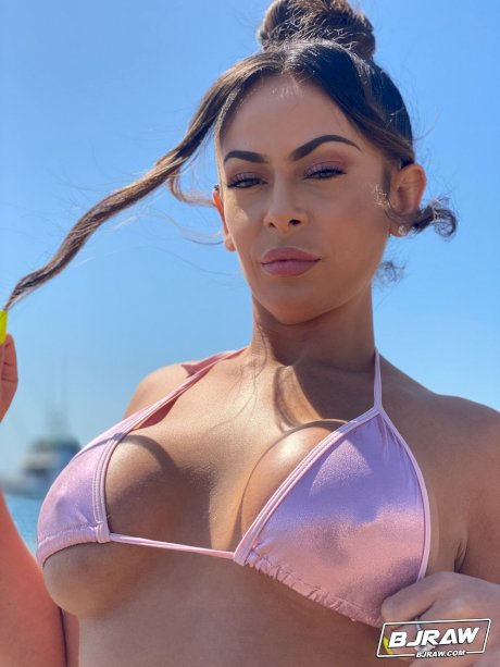 Latina goddess Kiki Klout flaunting her incredible curves & giving a POV BJ