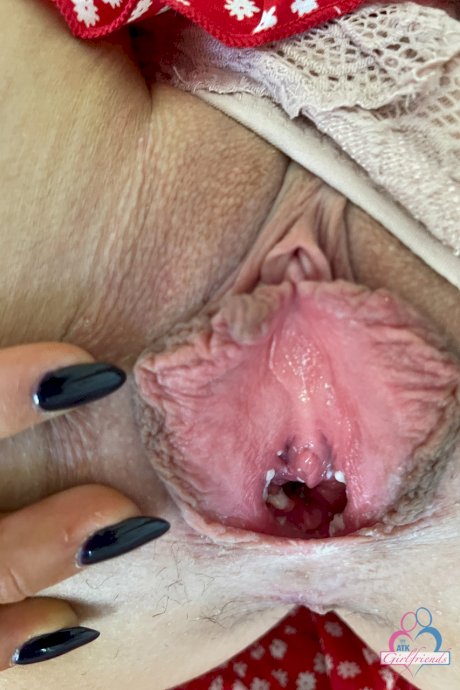 Amateur girlfriend Angel Youngs shows her big tits and tasty muff up close