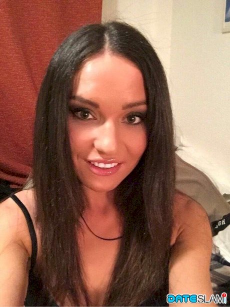 Stunning amateur Maria takes a self shot of her hot ass in sexy panties
