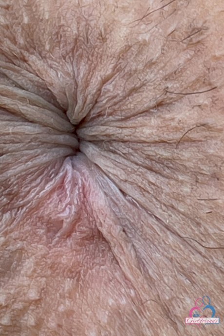 Sexy amateur girl Lily Adams exposes her pussy and asshole up close outdoors