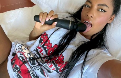 Sexy amateur Sofi Vega exposes her fat ass and toys her juicy pussy