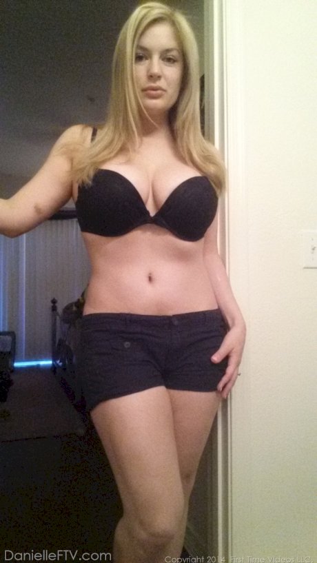 Amateur model Danielle Ftv takes non nude selfies in a variety of outfits